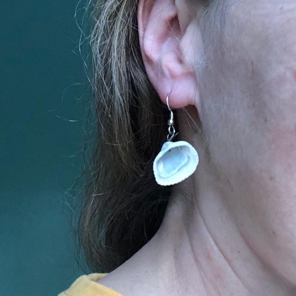 Shell earrings - Picture 4 of 4